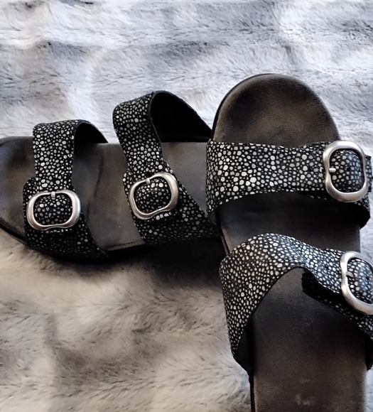 Dansko Sophie Leather Snake Skin Double Buckle Sandal/Slide.   Size 6.5 (37) - Picture 6 of 8